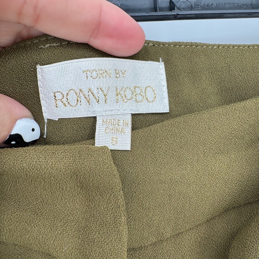 Torn by Ronny Kobo NWT Olive Green Pleated Trousers with Cuffed hem - Picture 4 of 5